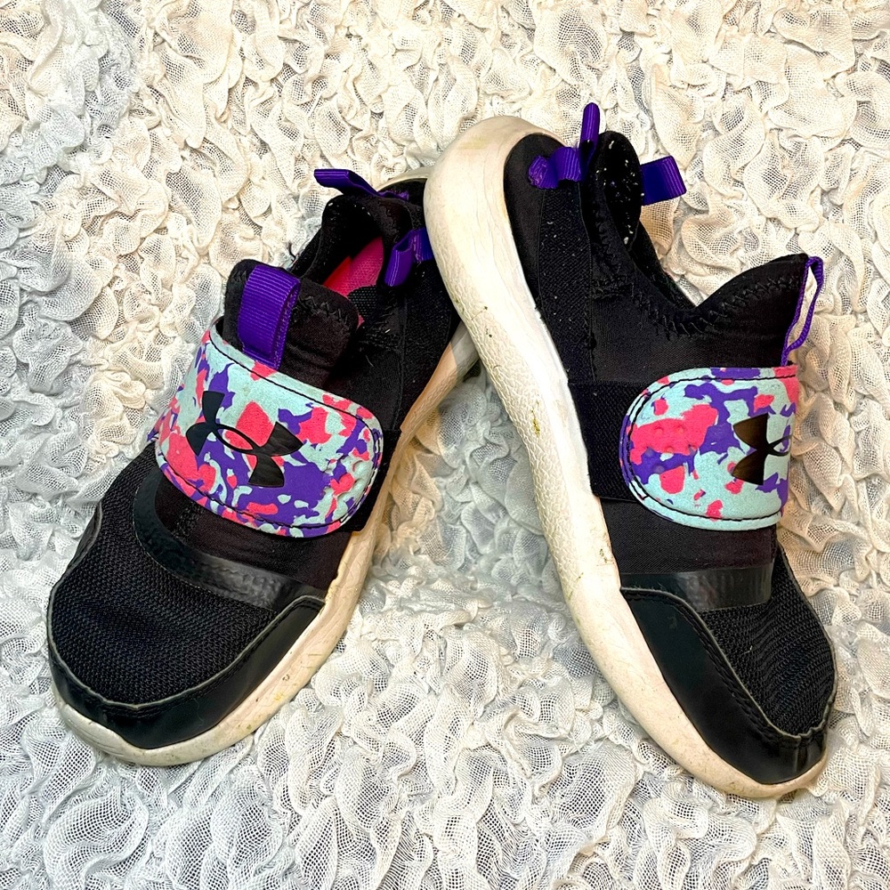 🆑🎉LAST CHANCE!!🎉 Under Armour Slip on shoes
